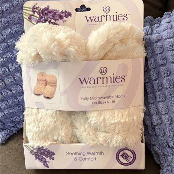 Warmies Cream Microwavable Booties - Picture 1 of 4